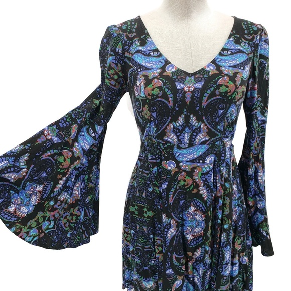 Express Dresses & Skirts - Express Dress Sz 4 Bell Sleeve